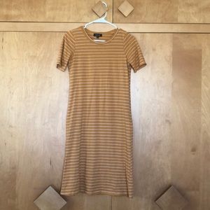 Love this nursing friendly dress